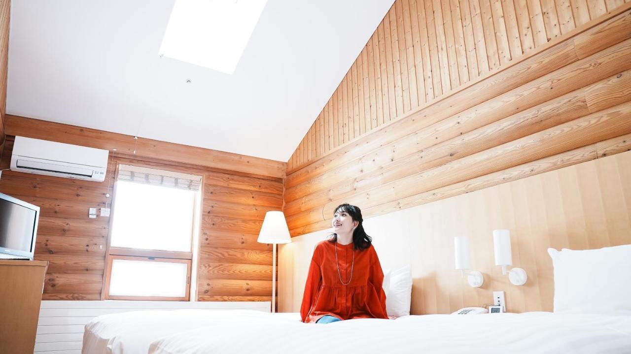 Log Hotel The Maple Lodge Iwamizawa Екстер'єр фото