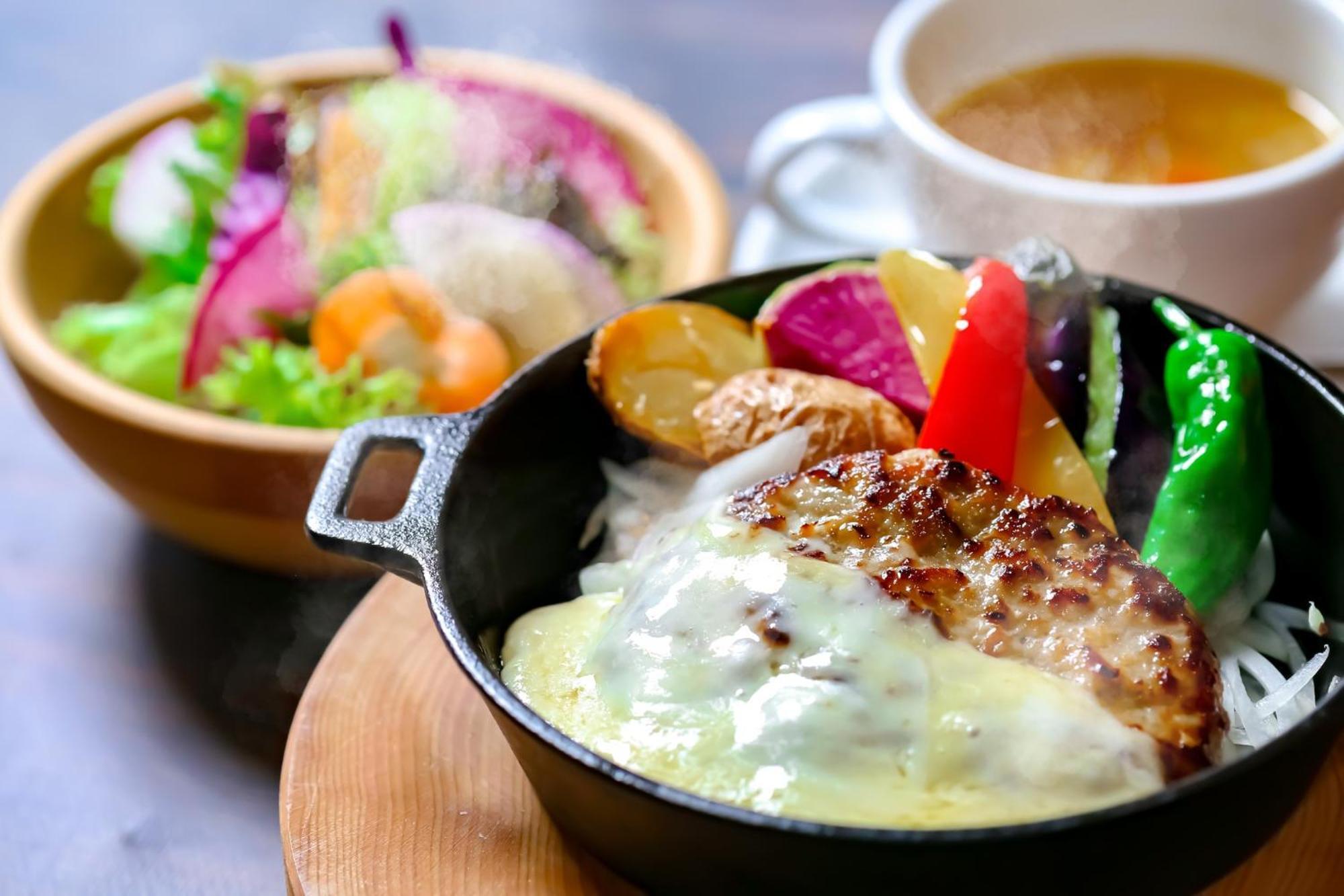 Log Hotel The Maple Lodge Iwamizawa Екстер'єр фото